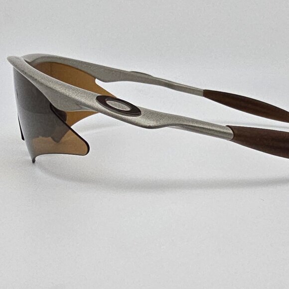 Oakley 06-937 Pro M Frame Metallic Sand Frame Gold Iridium Sweep Lens Sunglasses - Picture 4 of 16